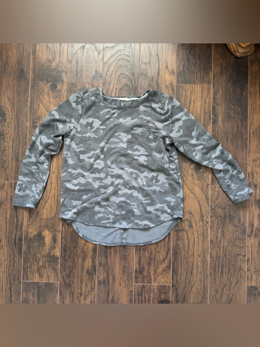 Jane & Delancey Large Camo Long Sleeve Top